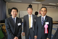 山下・久保と副議長.jpg